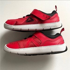Reebok‎ Red Sneakers Peek N’ Fit Adjustable Toddler size 8